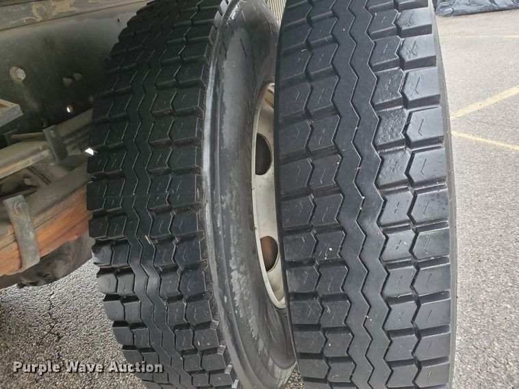 image for item GB9983 2008 Nissan UD2600 refrigerated box truck