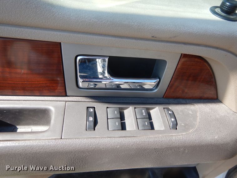 image for item GB9985 2009 Ford F150 Lariat  SuperCrew pickup truck