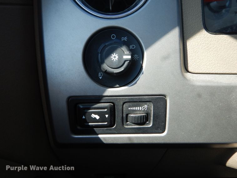 image for item GB9985 2009 Ford F150 Lariat  SuperCrew pickup truck