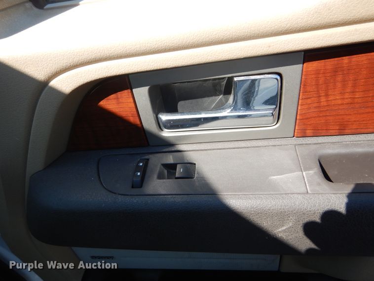 image for item GB9985 2009 Ford F150 Lariat  SuperCrew pickup truck