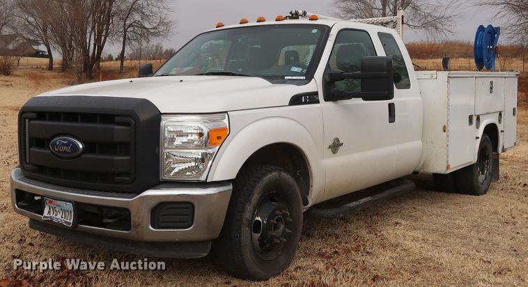 image for item GD9954 2011 Ford F350 Super Duty XL SuperCab utility bed pickup truck