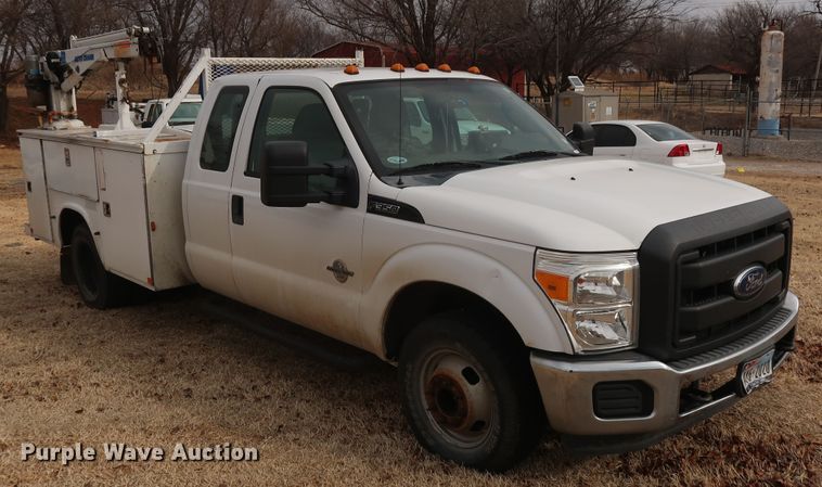 image for item GD9954 2011 Ford F350 Super Duty XL SuperCab utility bed pickup truck