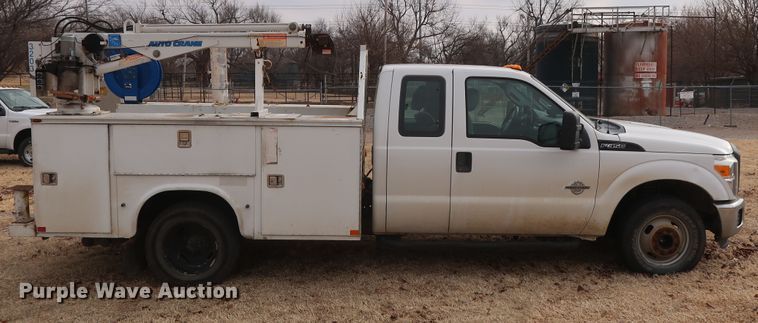 image for item GD9954 2011 Ford F350 Super Duty XL SuperCab utility bed pickup truck