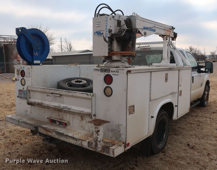 image for item GD9954 2011 Ford F350 Super Duty XL SuperCab utility bed pickup truck