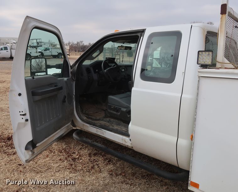 image for item GD9954 2011 Ford F350 Super Duty XL SuperCab utility bed pickup truck