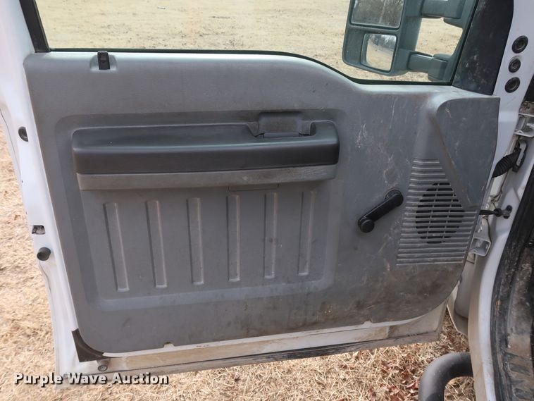 image for item GD9954 2011 Ford F350 Super Duty XL SuperCab utility bed pickup truck