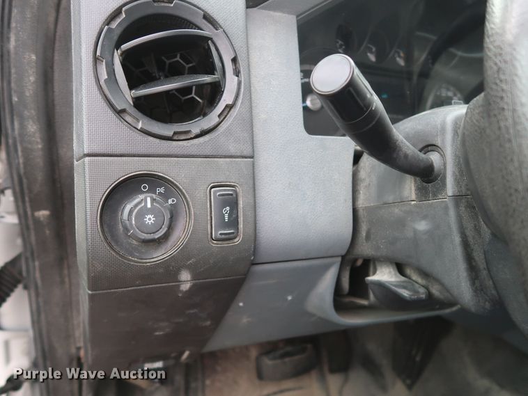 image for item GD9954 2011 Ford F350 Super Duty XL SuperCab utility bed pickup truck