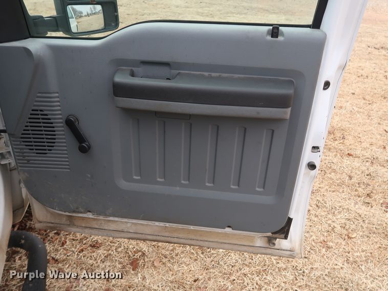 image for item GD9954 2011 Ford F350 Super Duty XL SuperCab utility bed pickup truck