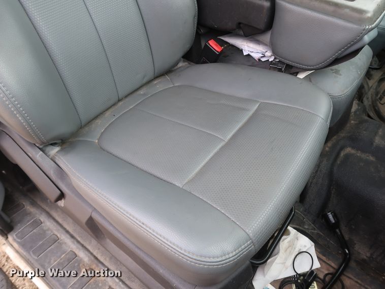 image for item GD9954 2011 Ford F350 Super Duty XL SuperCab utility bed pickup truck