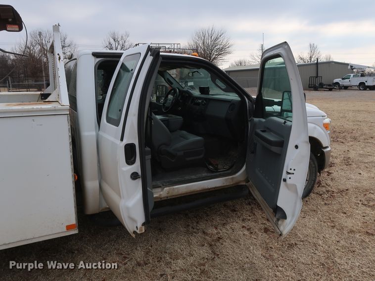 image for item GD9954 2011 Ford F350 Super Duty XL SuperCab utility bed pickup truck