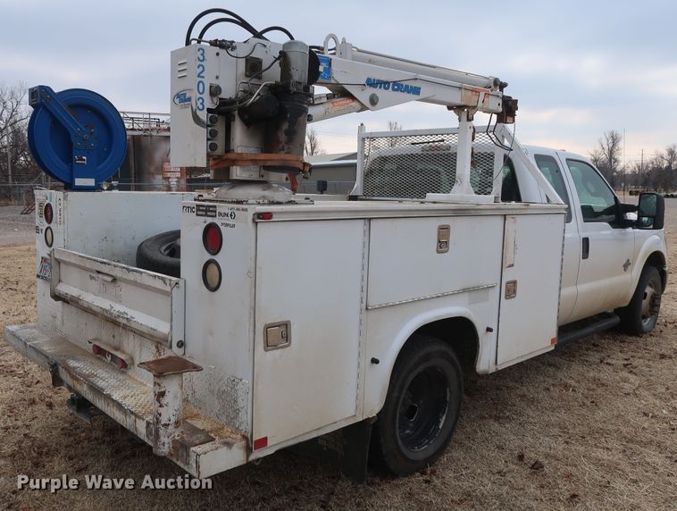 image for item GD9954 2011 Ford F350 Super Duty XL SuperCab utility bed pickup truck