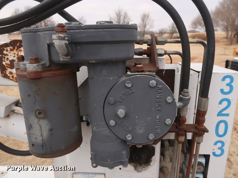 image for item GD9954 2011 Ford F350 Super Duty XL SuperCab utility bed pickup truck