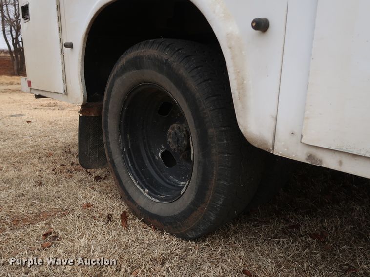 image for item GD9954 2011 Ford F350 Super Duty XL SuperCab utility bed pickup truck