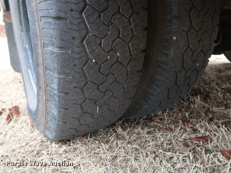 image for item GD9954 2011 Ford F350 Super Duty XL SuperCab utility bed pickup truck