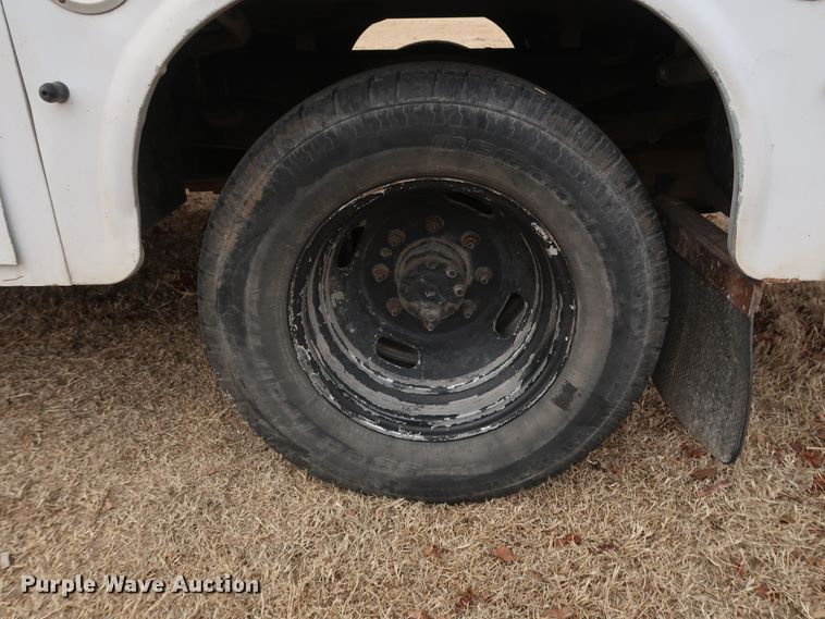 image for item GD9954 2011 Ford F350 Super Duty XL SuperCab utility bed pickup truck