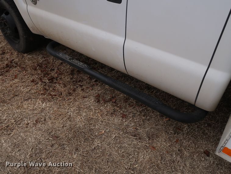 image for item GD9954 2011 Ford F350 Super Duty XL SuperCab utility bed pickup truck