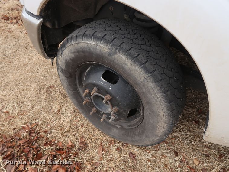 image for item GD9954 2011 Ford F350 Super Duty XL SuperCab utility bed pickup truck