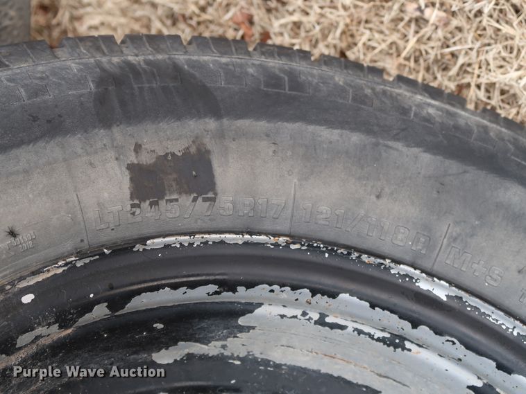 image for item GD9954 2011 Ford F350 Super Duty XL SuperCab utility bed pickup truck