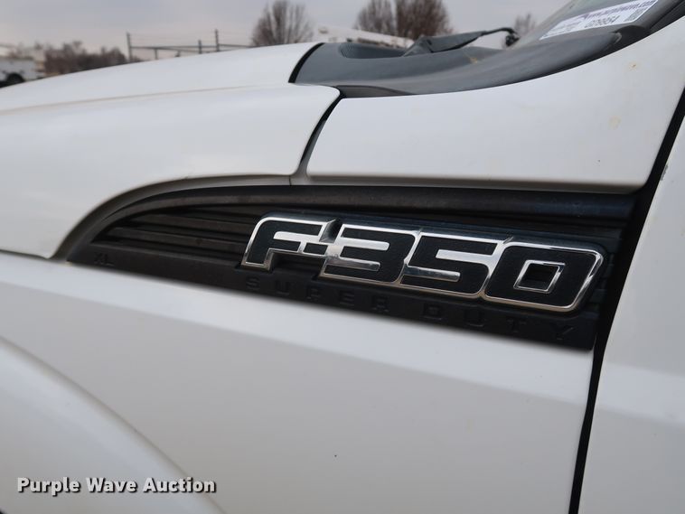 image for item GD9954 2011 Ford F350 Super Duty XL SuperCab utility bed pickup truck