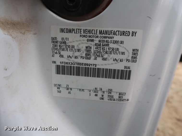 image for item GD9954 2011 Ford F350 Super Duty XL SuperCab utility bed pickup truck