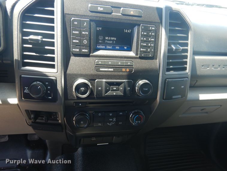 image for item GE9364 2017 Ford F250 Super Duty  SuperCab pickup truck