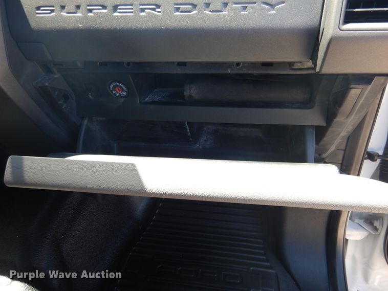 image for item GE9364 2017 Ford F250 Super Duty  SuperCab pickup truck