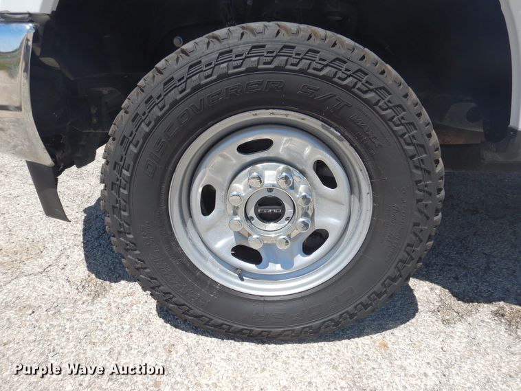 image for item GE9364 2017 Ford F250 Super Duty  SuperCab pickup truck