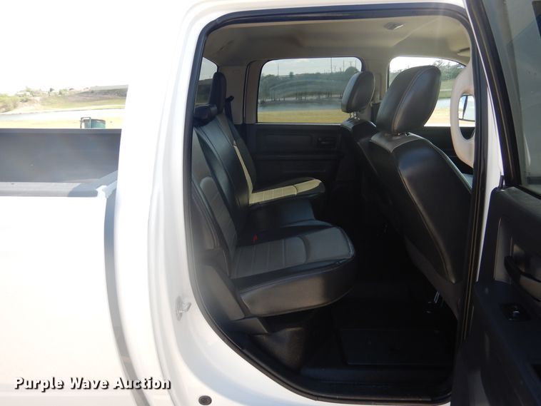 image for item GE9366 2011 Dodge Ram 2500HD  Crew Cab pickup truck