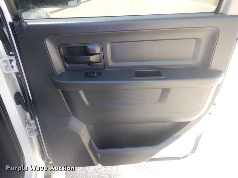 image for item GE9366 2011 Dodge Ram 2500HD  Crew Cab pickup truck