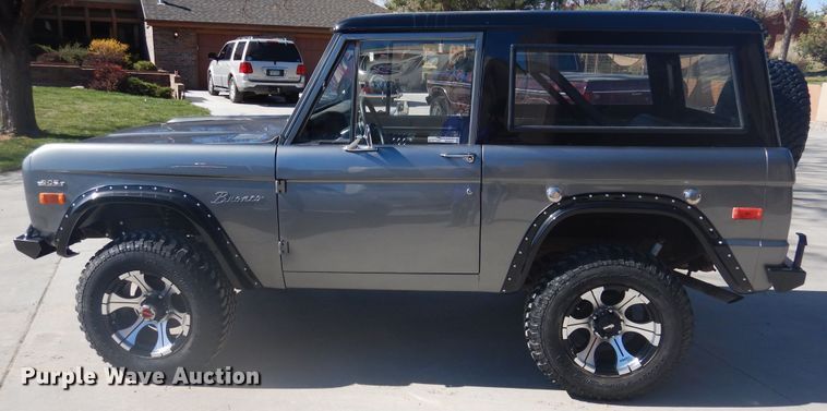 image for item GE9369 1971 Ford Bronco  SUV