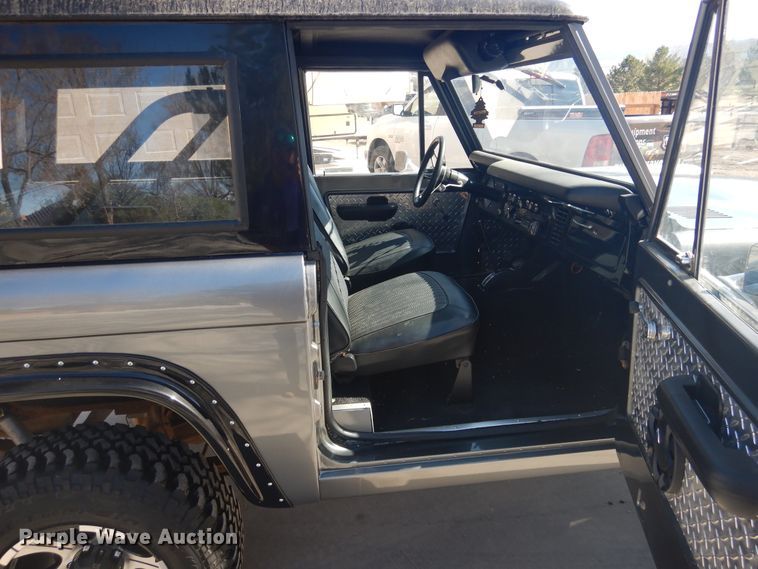 image for item GE9369 1971 Ford Bronco  SUV