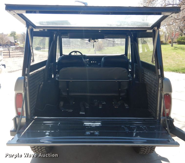 image for item GE9369 1971 Ford Bronco  SUV