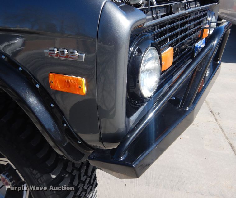 image for item GE9369 1971 Ford Bronco  SUV
