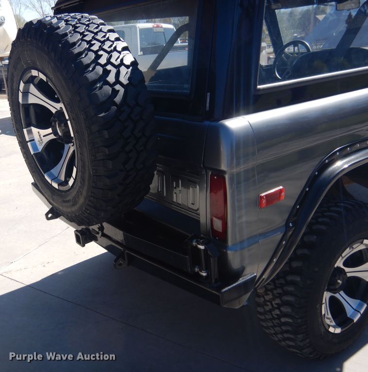 image for item GE9369 1971 Ford Bronco  SUV