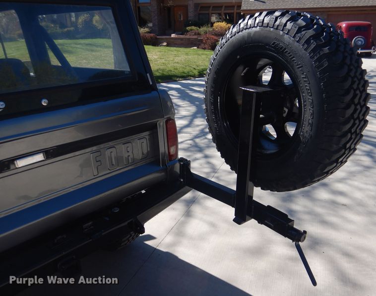 image for item GE9369 1971 Ford Bronco  SUV