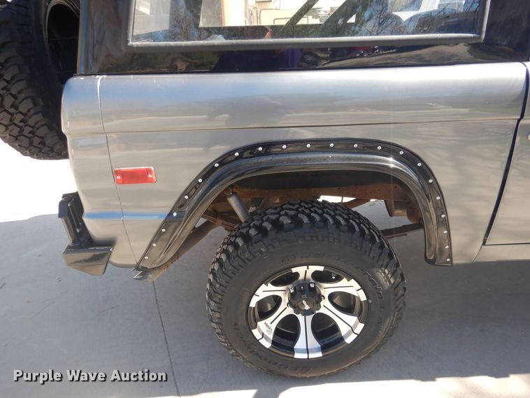 image for item GE9369 1971 Ford Bronco  SUV