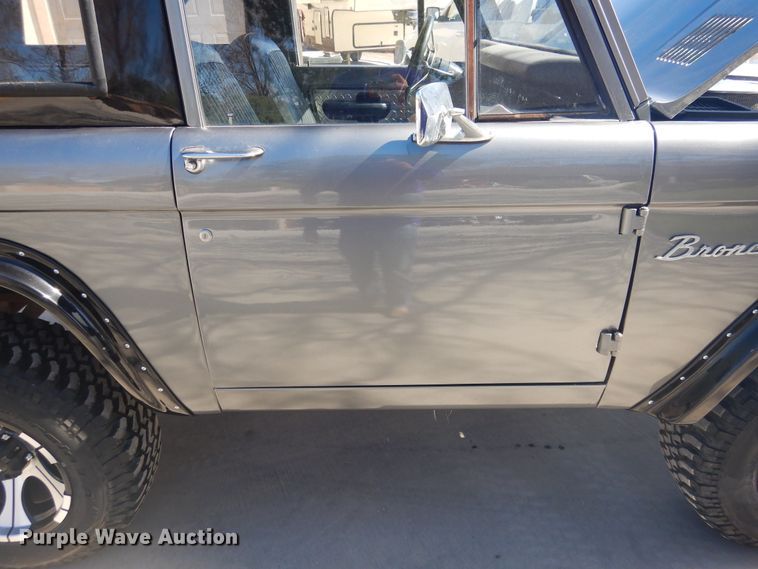 image for item GE9369 1971 Ford Bronco  SUV