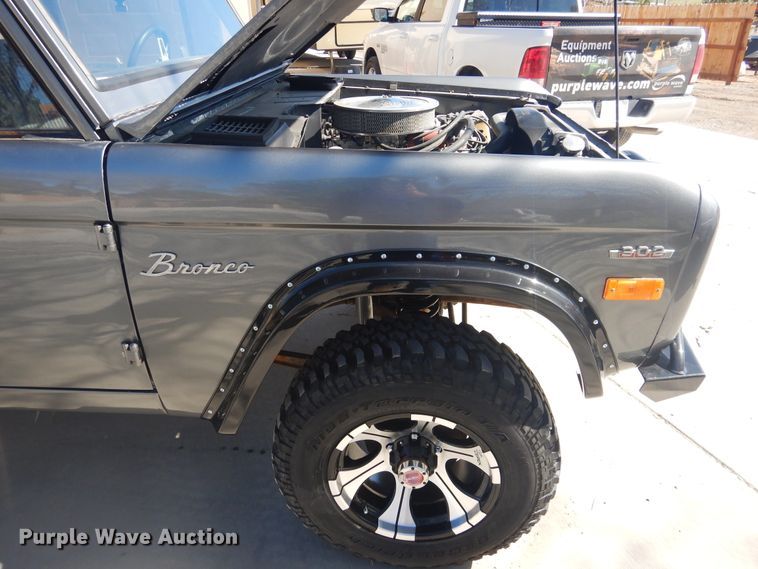 image for item GE9369 1971 Ford Bronco  SUV