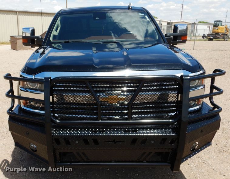 image for item GE9379 2016 Chevrolet Silverado 3500HD  Crew Cab pickup truck