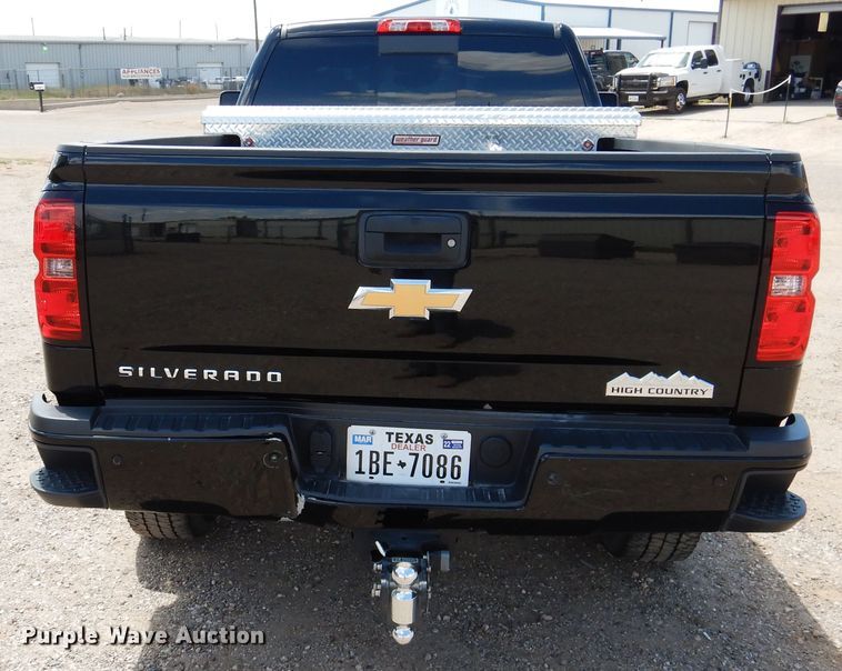 image for item GE9379 2016 Chevrolet Silverado 3500HD  Crew Cab pickup truck