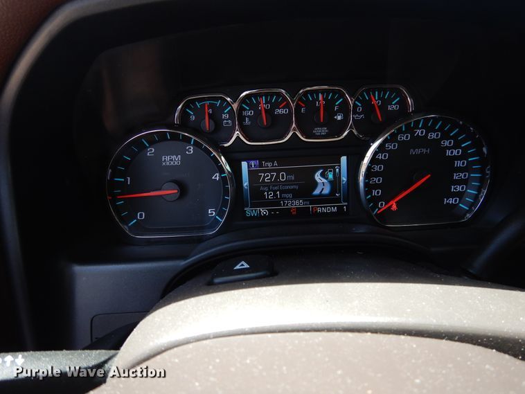 image for item GE9379 2016 Chevrolet Silverado 3500HD  Crew Cab pickup truck