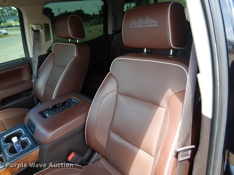 image for item GE9379 2016 Chevrolet Silverado 3500HD  Crew Cab pickup truck