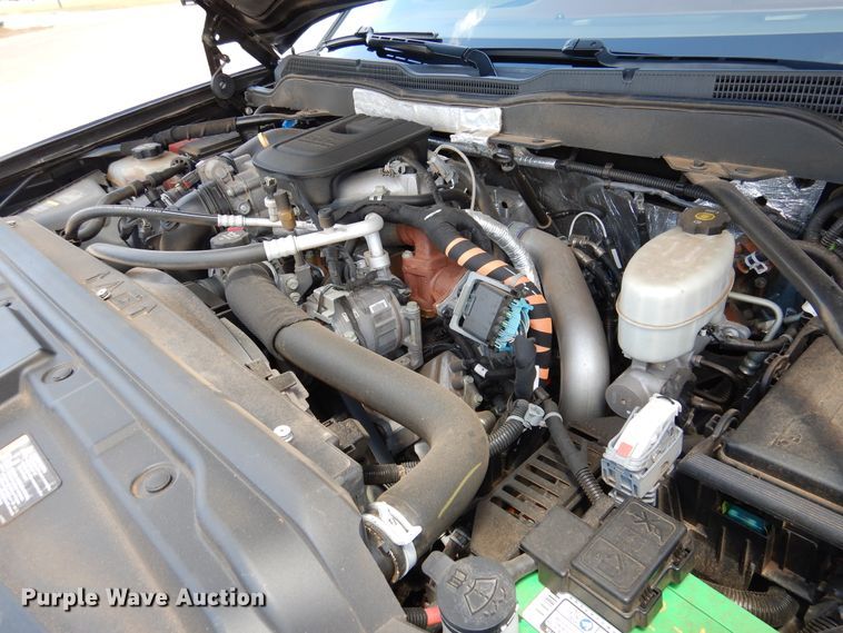 image for item GE9379 2016 Chevrolet Silverado 3500HD  Crew Cab pickup truck