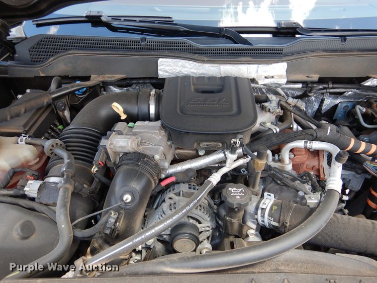 image for item GE9379 2016 Chevrolet Silverado 3500HD  Crew Cab pickup truck