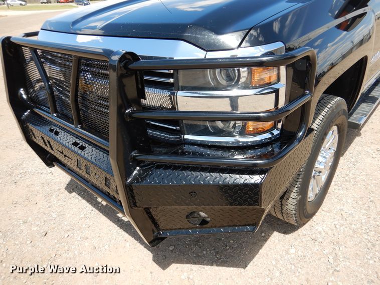 image for item GE9379 2016 Chevrolet Silverado 3500HD  Crew Cab pickup truck