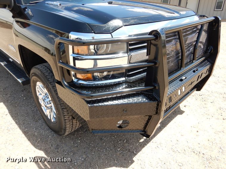 image for item GE9379 2016 Chevrolet Silverado 3500HD  Crew Cab pickup truck