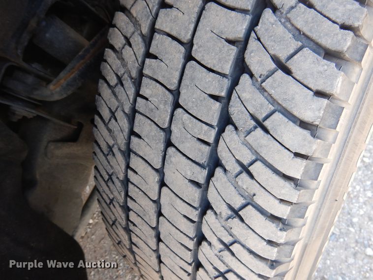 image for item GE9379 2016 Chevrolet Silverado 3500HD  Crew Cab pickup truck