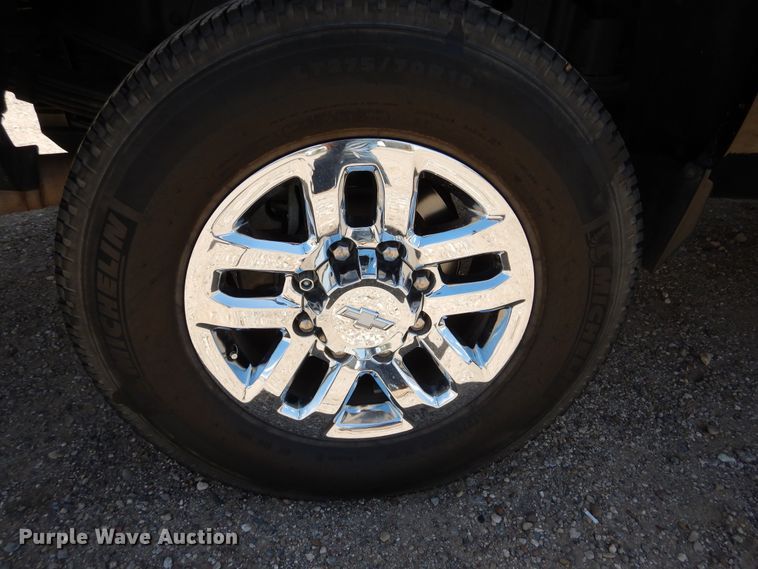 image for item GE9379 2016 Chevrolet Silverado 3500HD  Crew Cab pickup truck