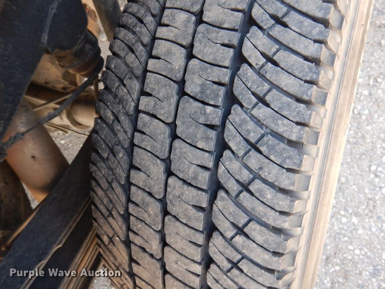 image for item GE9379 2016 Chevrolet Silverado 3500HD  Crew Cab pickup truck