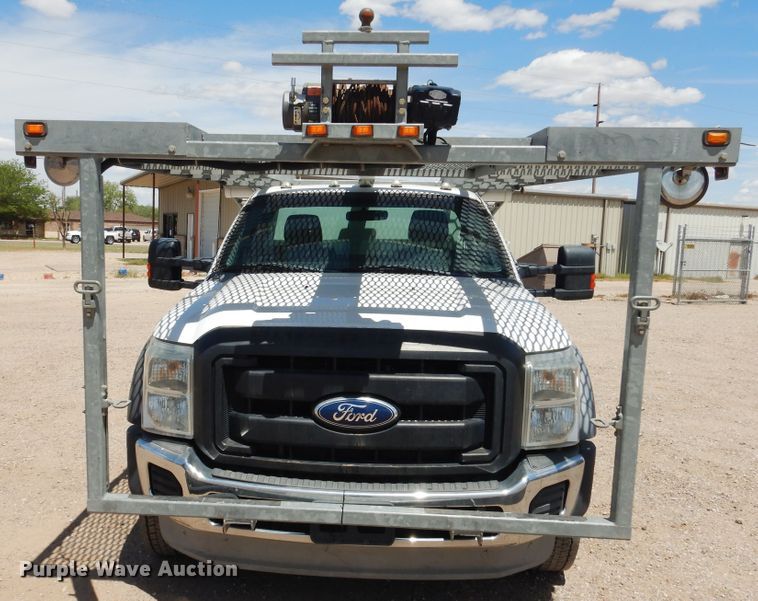 image for item GE9380 2011 Ford F550 Super Duty tow truck